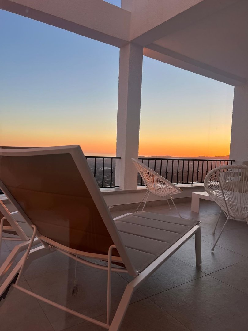 2 Bed Middle Floor Apartment in Mijas