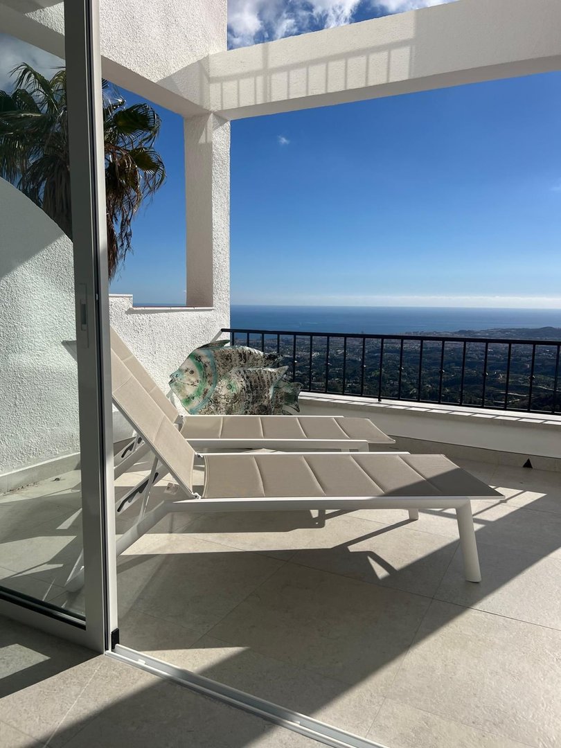 2 Bed Middle Floor Apartment in Mijas