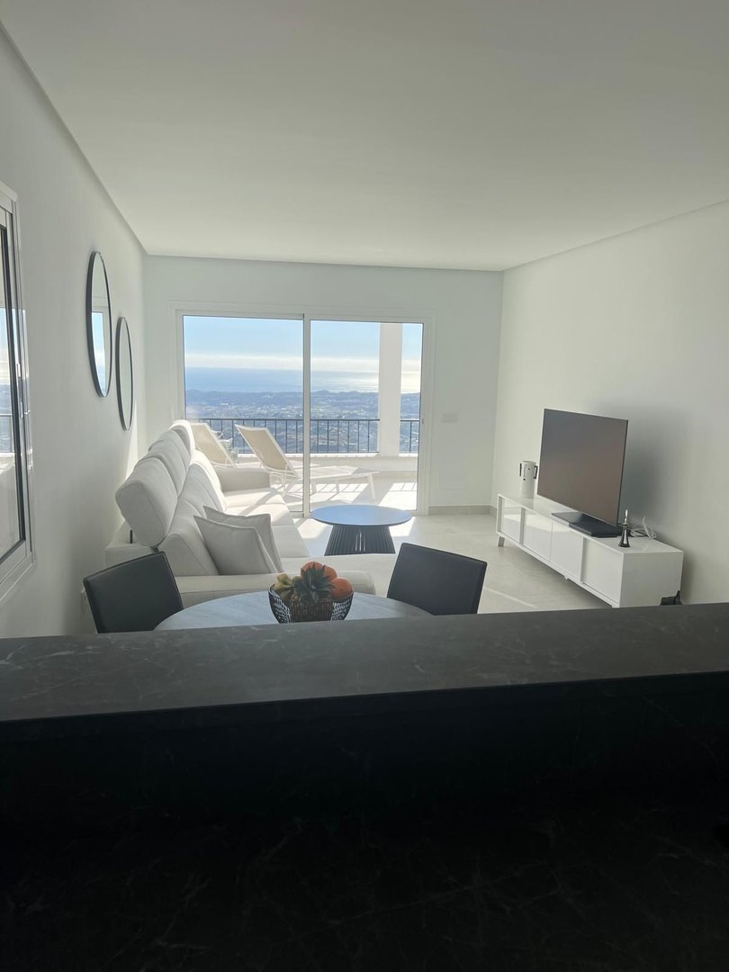 2 Bed Middle Floor Apartment in Mijas
