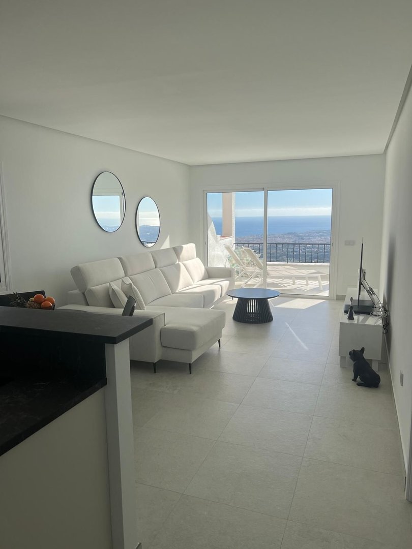 2 Bed Middle Floor Apartment in Mijas