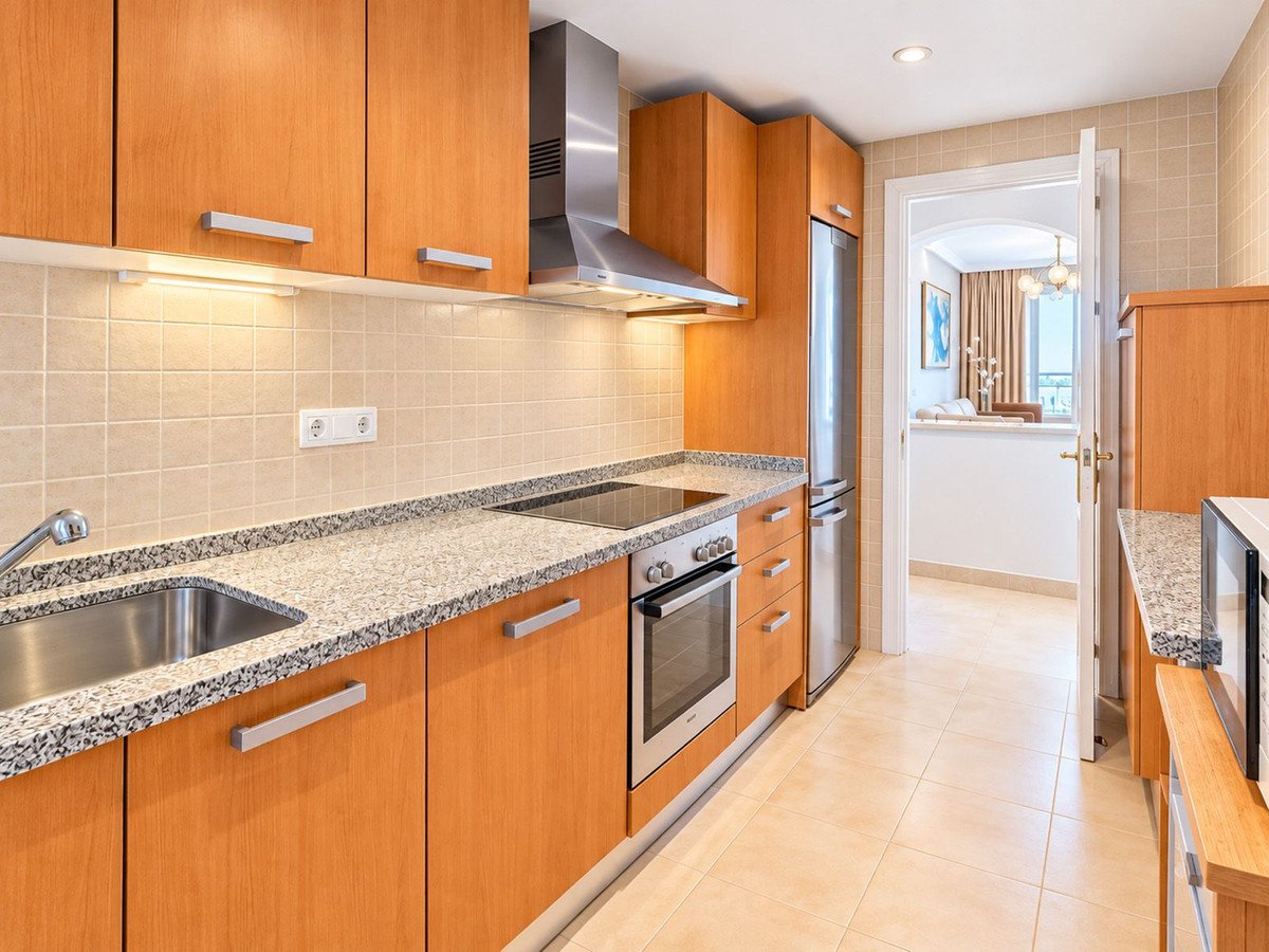 3 Bed Middle Floor Apartment in Benahavís