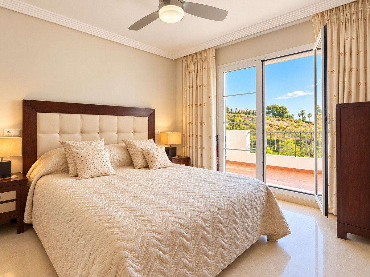 3 Bed Middle Floor Apartment in Benahavís