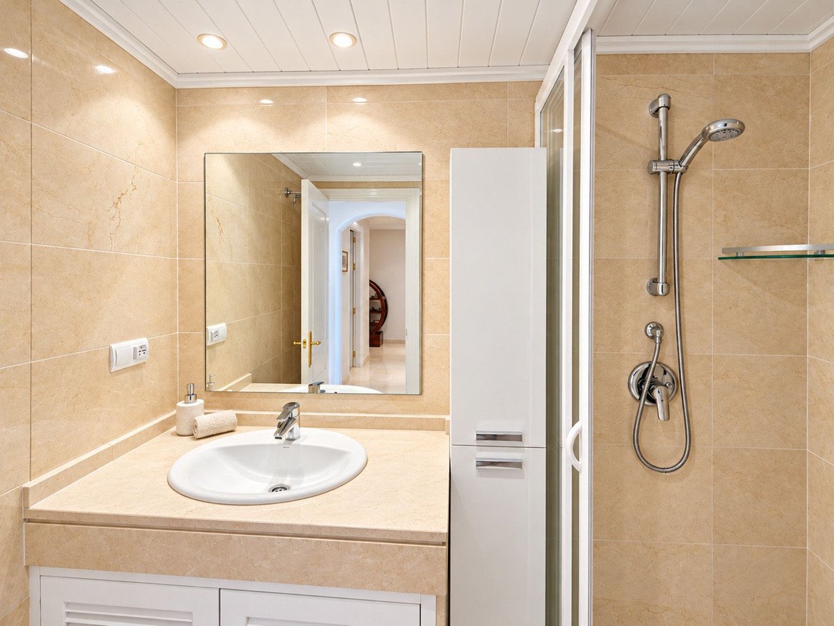 3 Bed Middle Floor Apartment in Benahavís