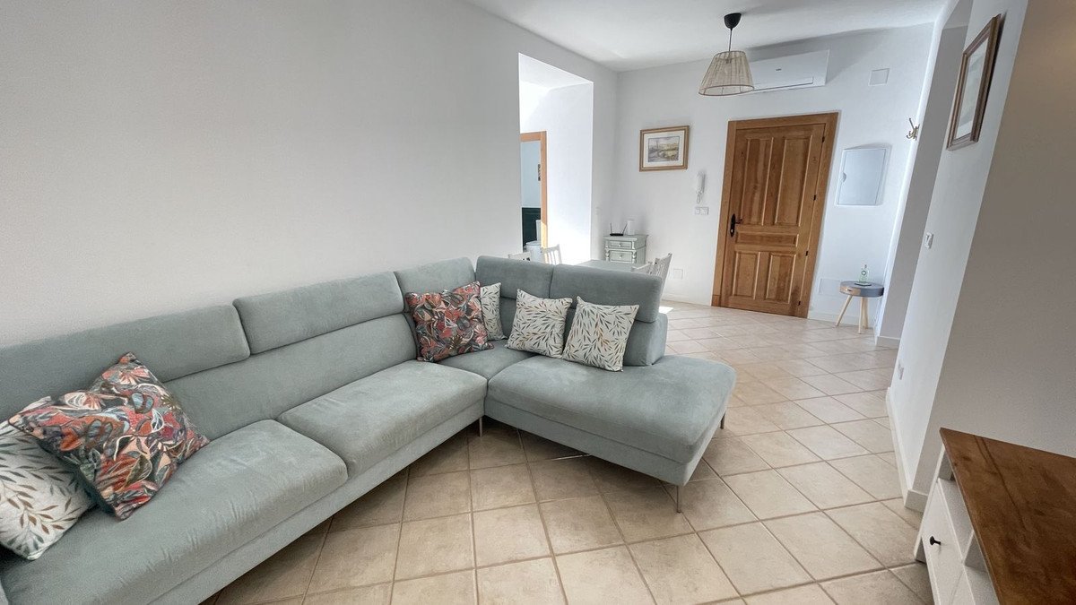 5 Bed Townhouse in Alhaurín el Grande