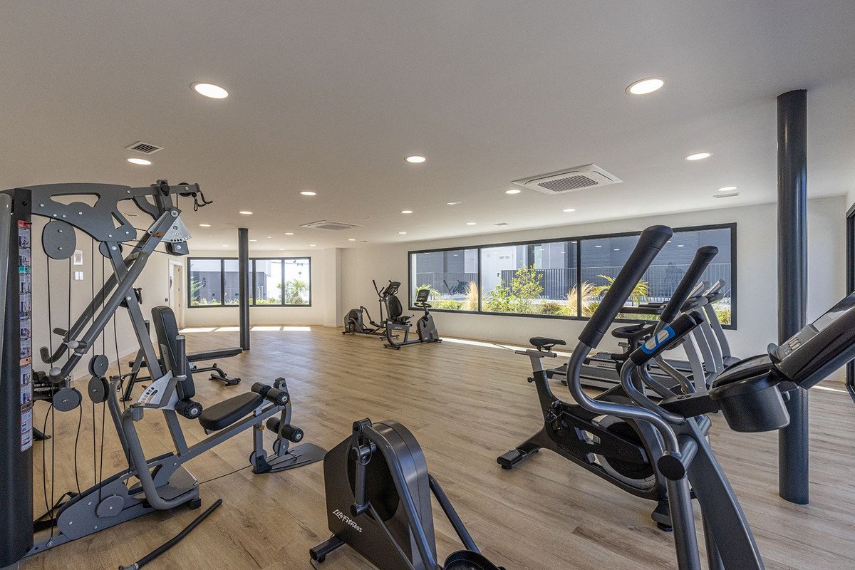 2 Bed Middle Floor Apartment in Marbella