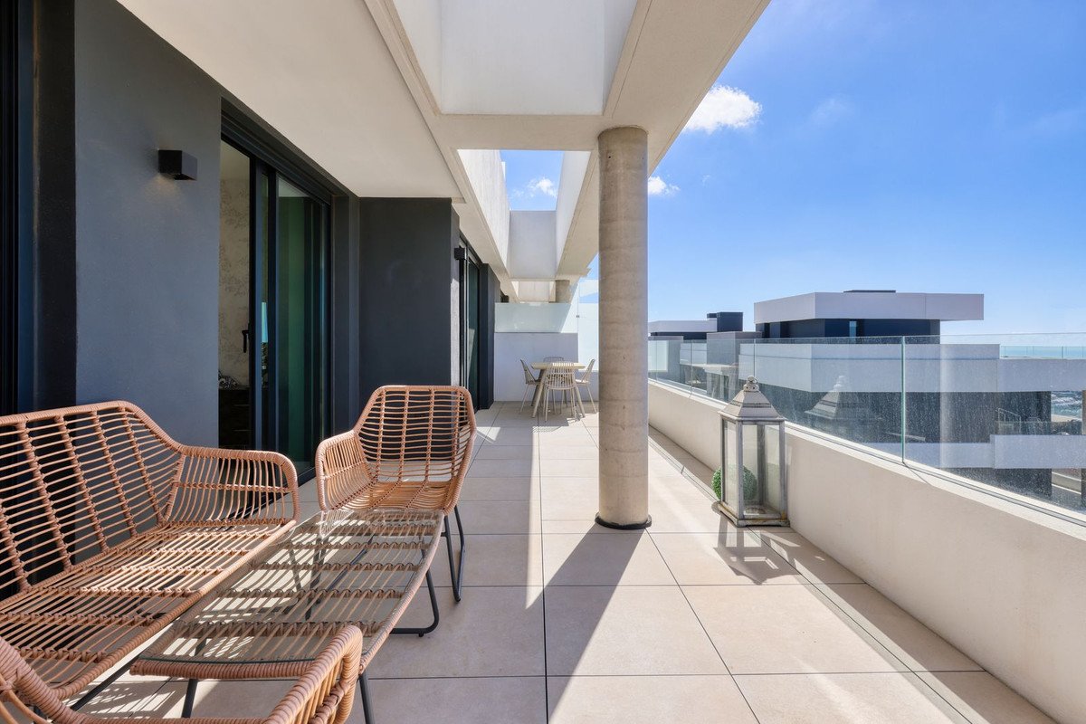 2 Bed Middle Floor Apartment in Marbella