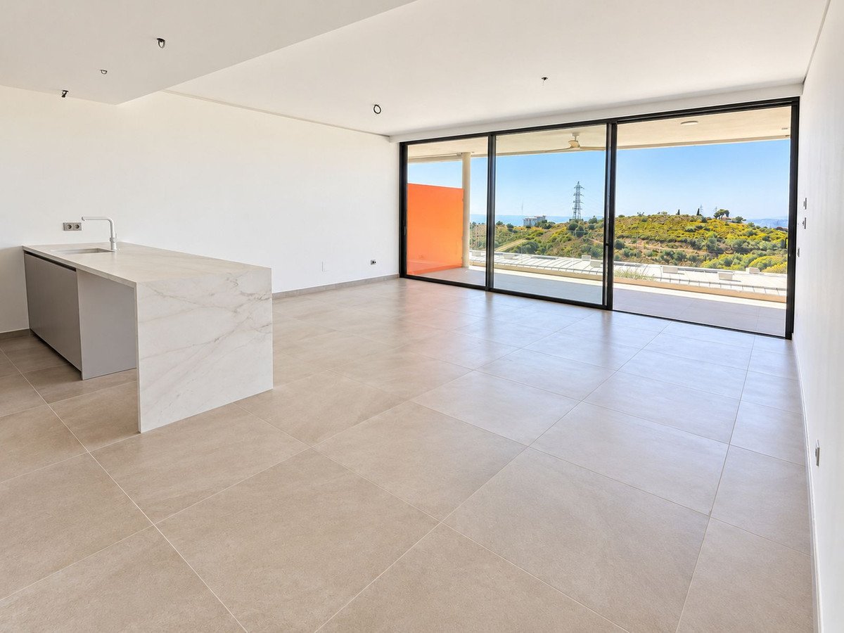 3 Bed Middle Floor Apartment in Fuengirola