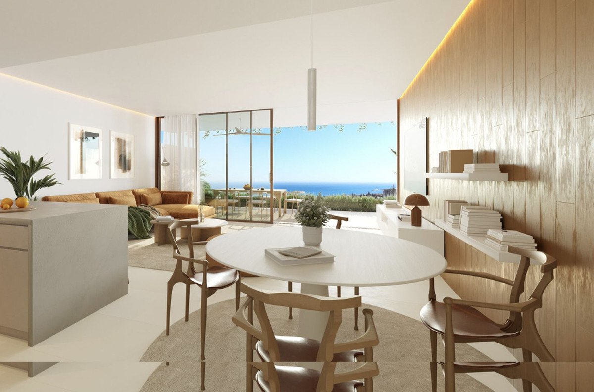 3 Bed Middle Floor Apartment in Fuengirola