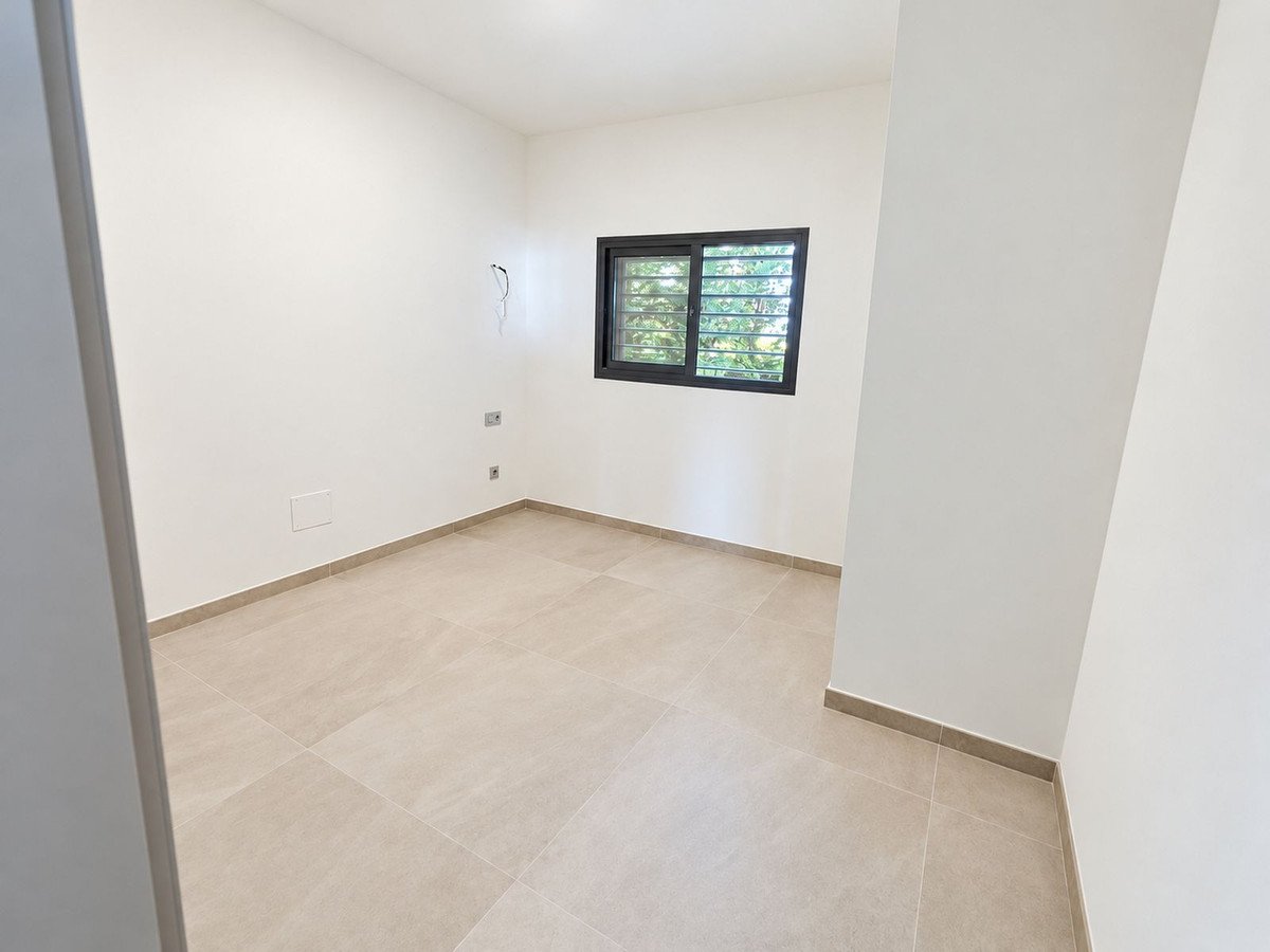 3 Bed Middle Floor Apartment in Fuengirola