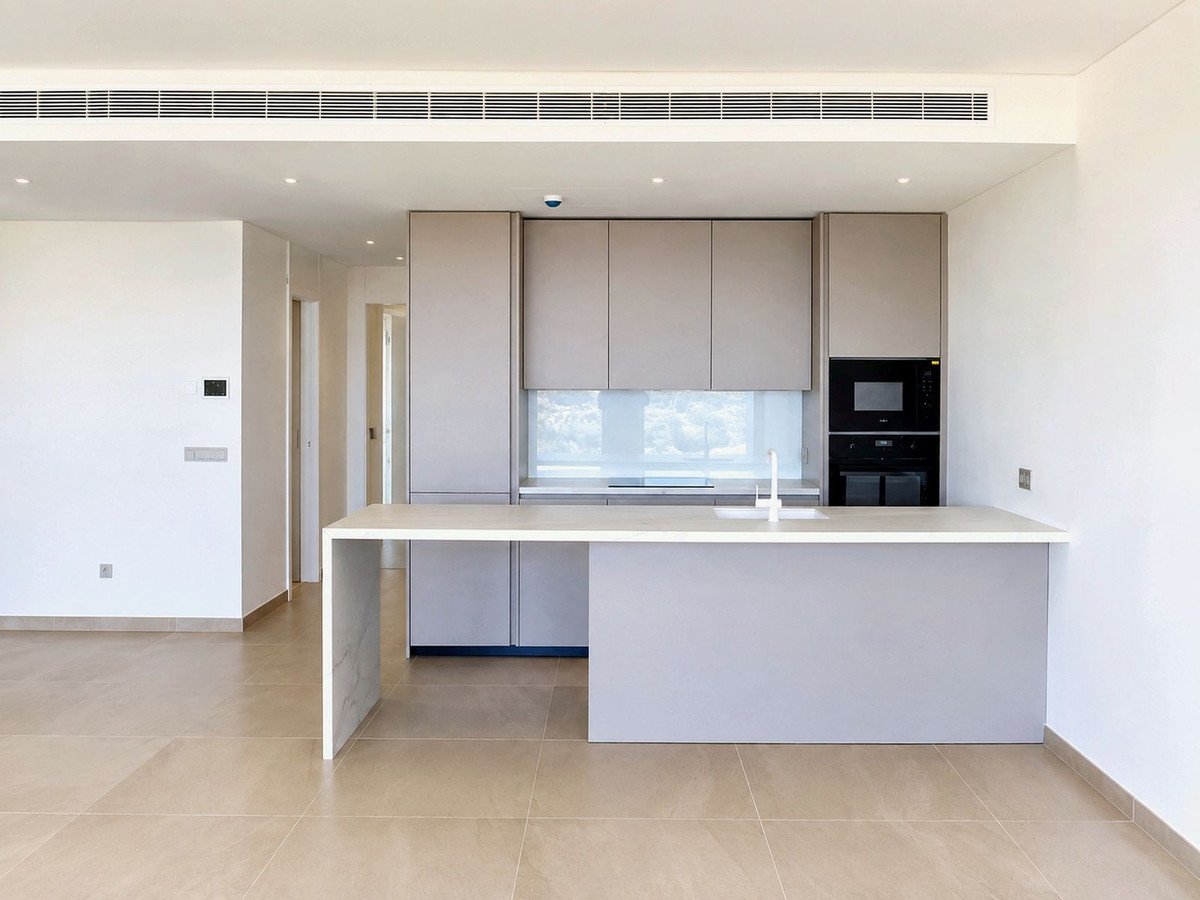 3 Bed Middle Floor Apartment in Fuengirola