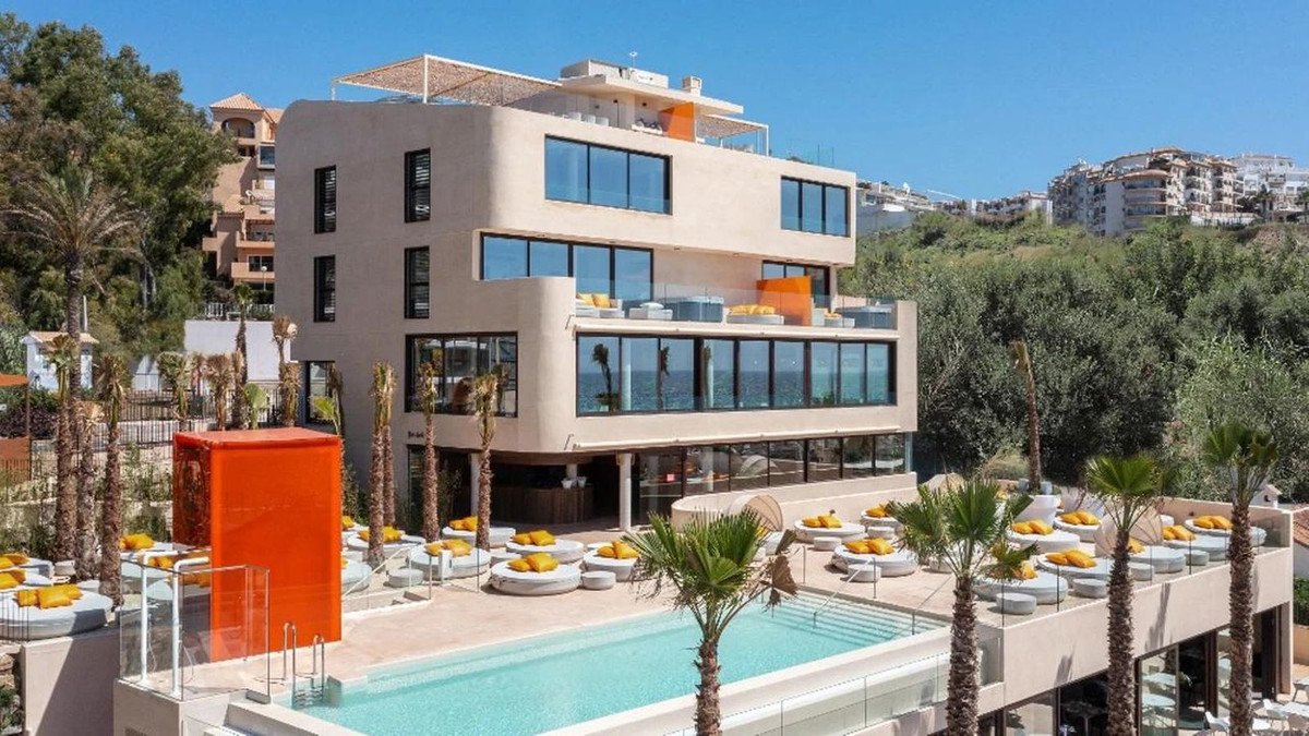 3 Bed Middle Floor Apartment in Fuengirola