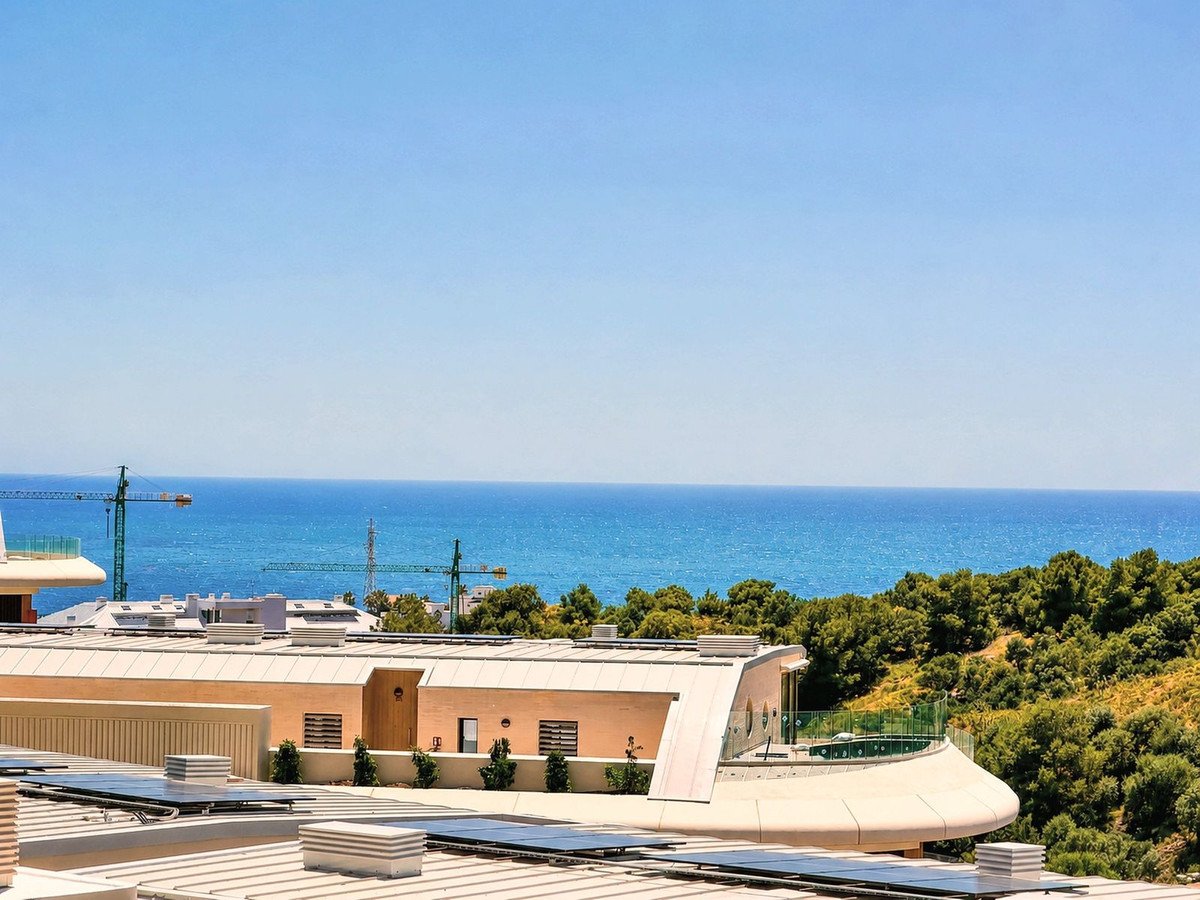 3 Bed Middle Floor Apartment in Fuengirola