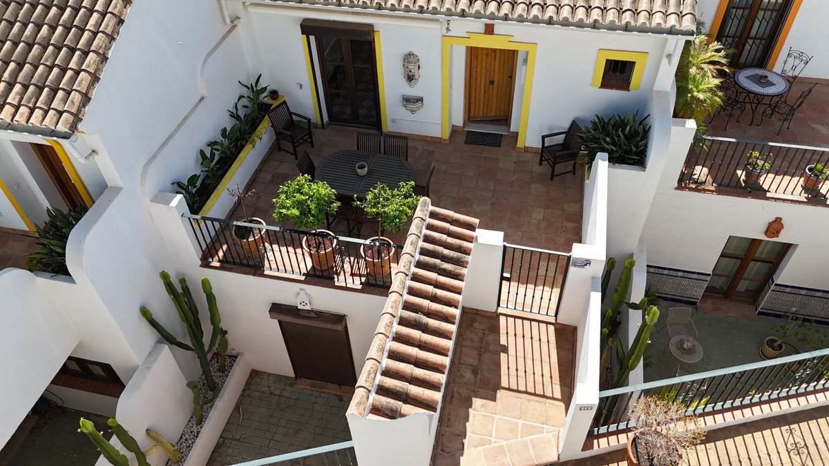 3 Bed Townhouse in Miraflores