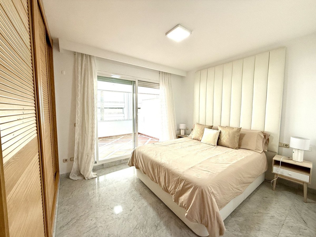 3 Bed Middle Floor Apartment in Puerto Banús