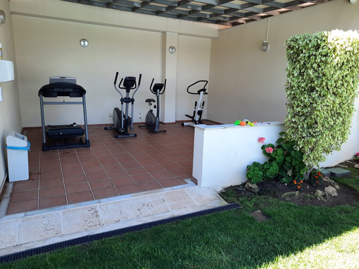 3 Bed Middle Floor Apartment in Puerto Banús