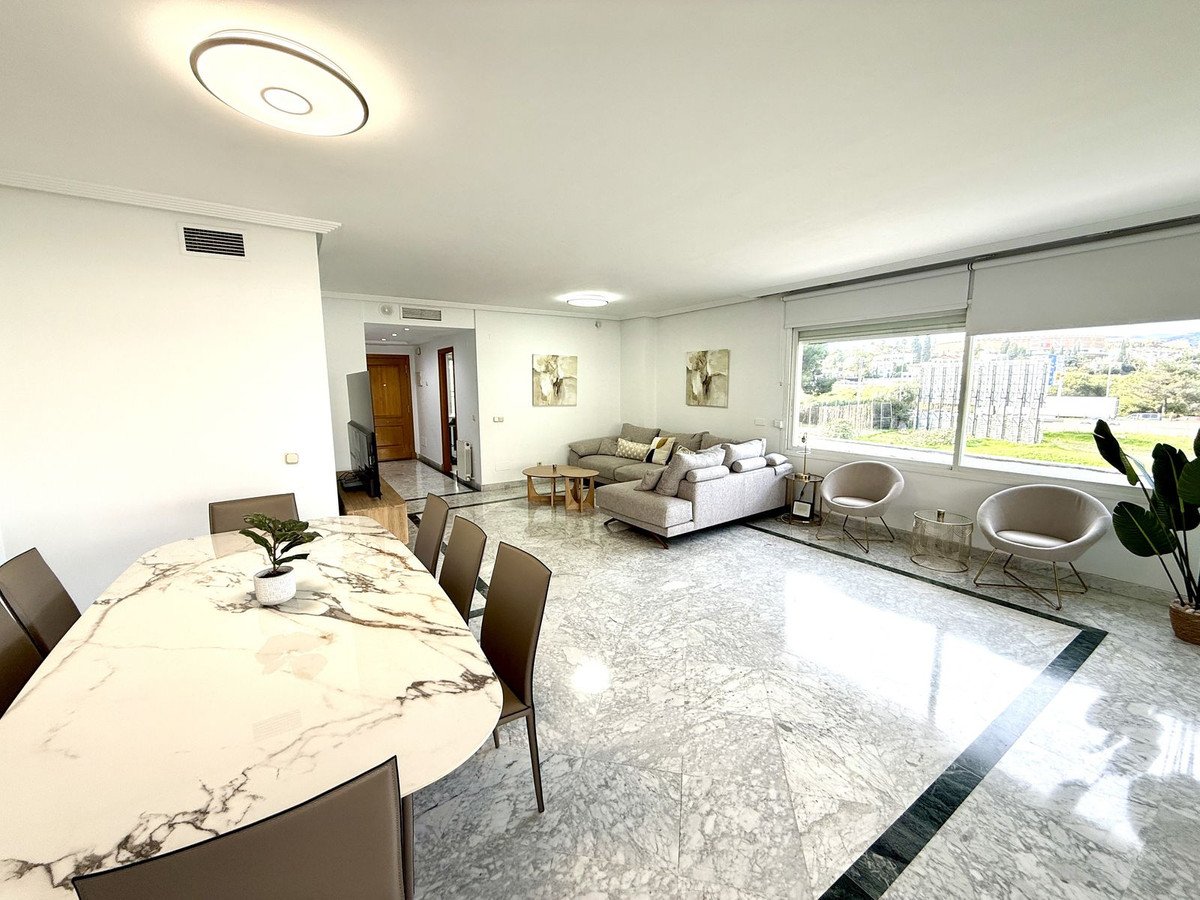3 Bed Middle Floor Apartment in Puerto Banús