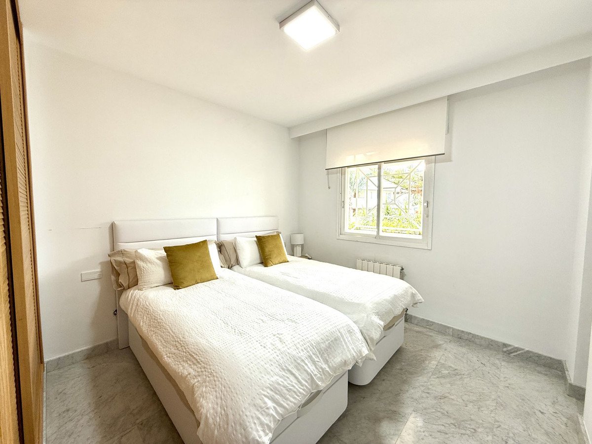 3 Bed Middle Floor Apartment in Puerto Banús