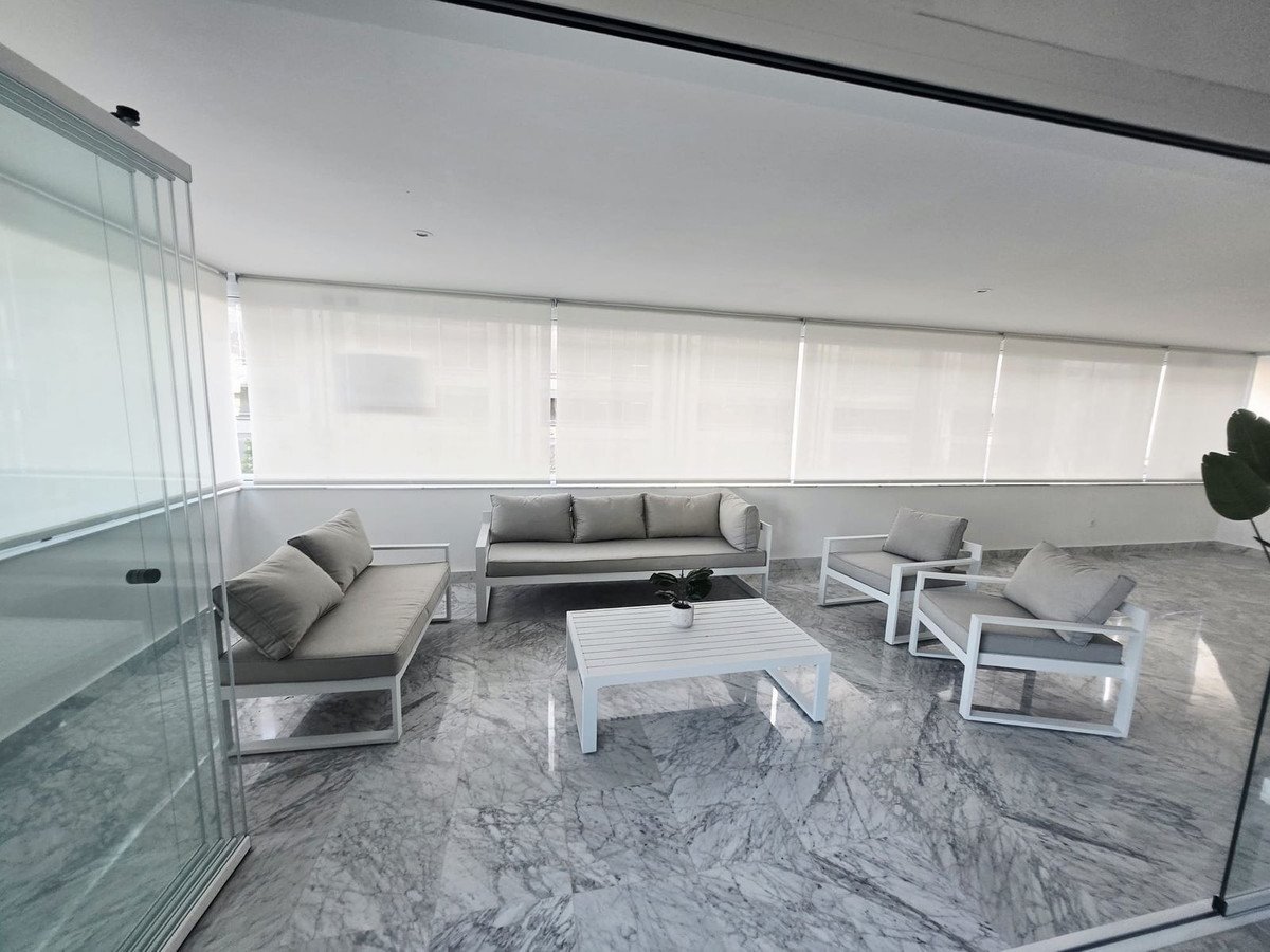 3 Bed Middle Floor Apartment in Puerto Banús