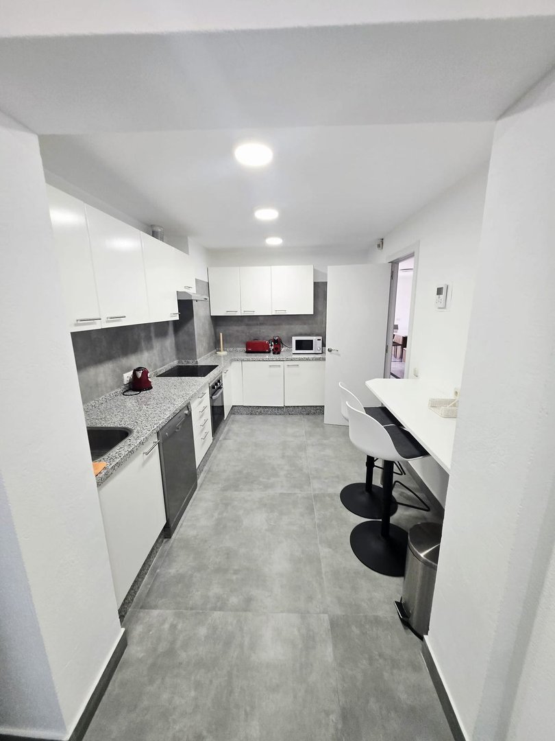 3 Bed Middle Floor Apartment in Puerto Banús