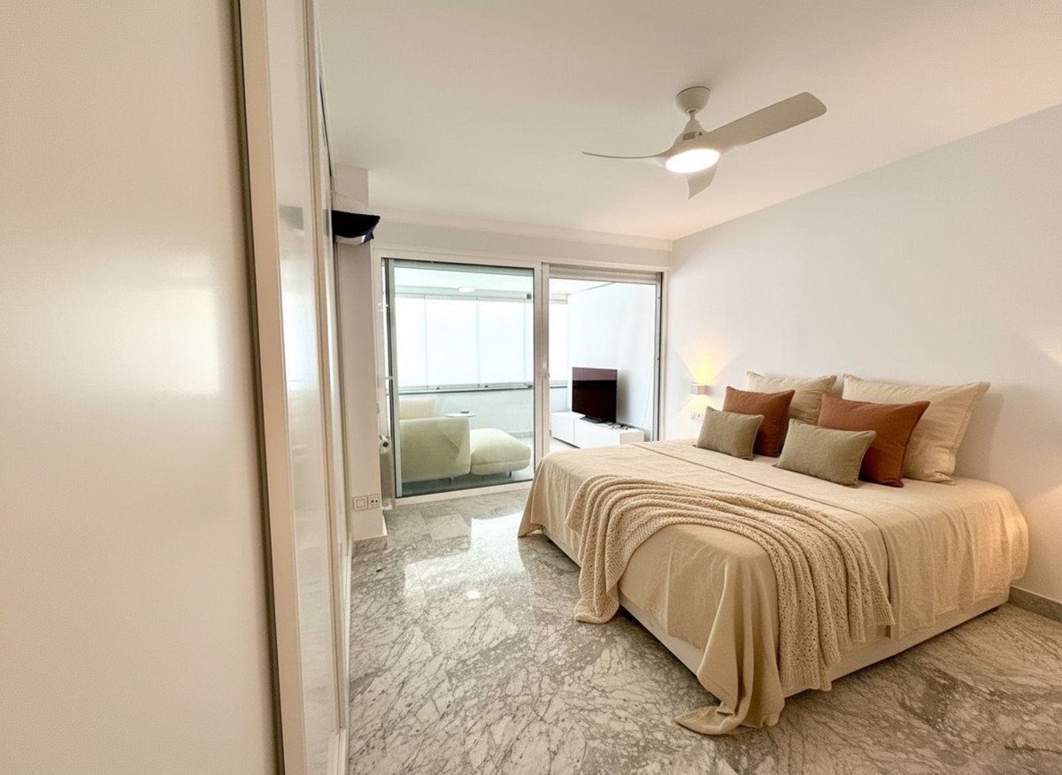 3 Bed Middle Floor Apartment in Puerto Banús