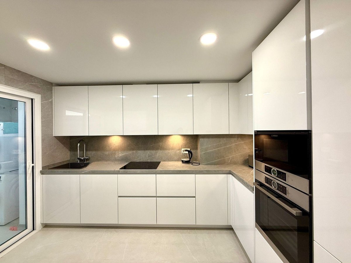 3 Bed Middle Floor Apartment in Puerto Banús