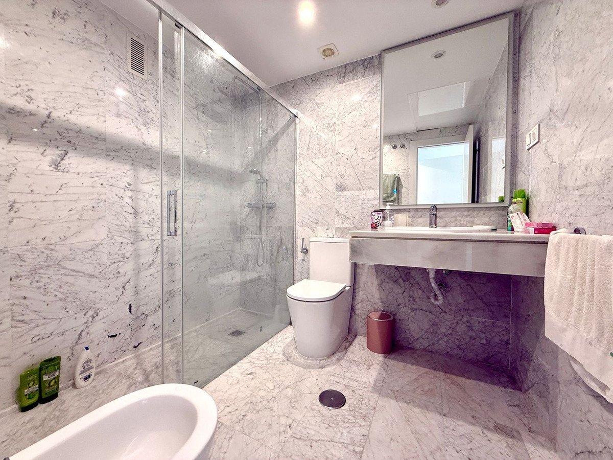 3 Bed Middle Floor Apartment in Puerto Banús