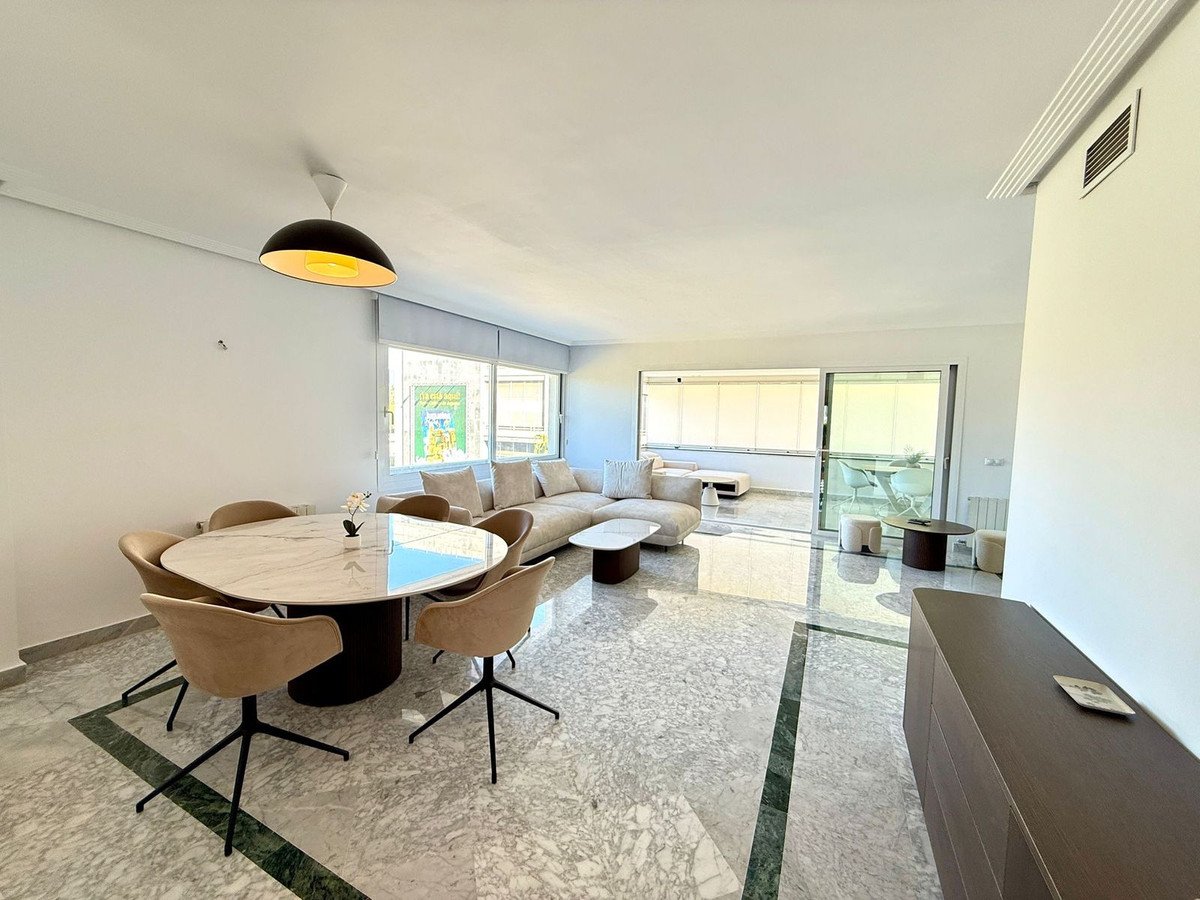 3 Bed Middle Floor Apartment in Puerto Banús