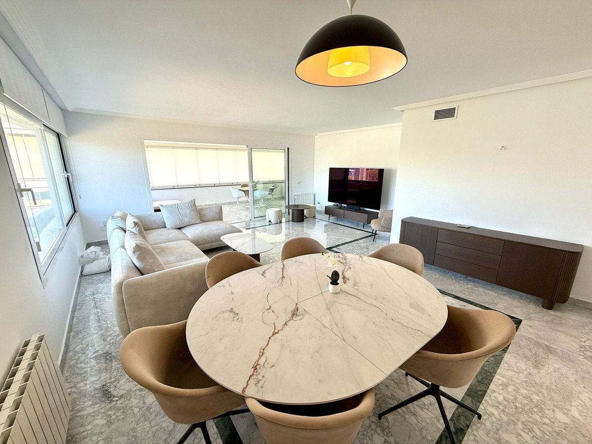 3 Bed Middle Floor Apartment in Puerto Banús