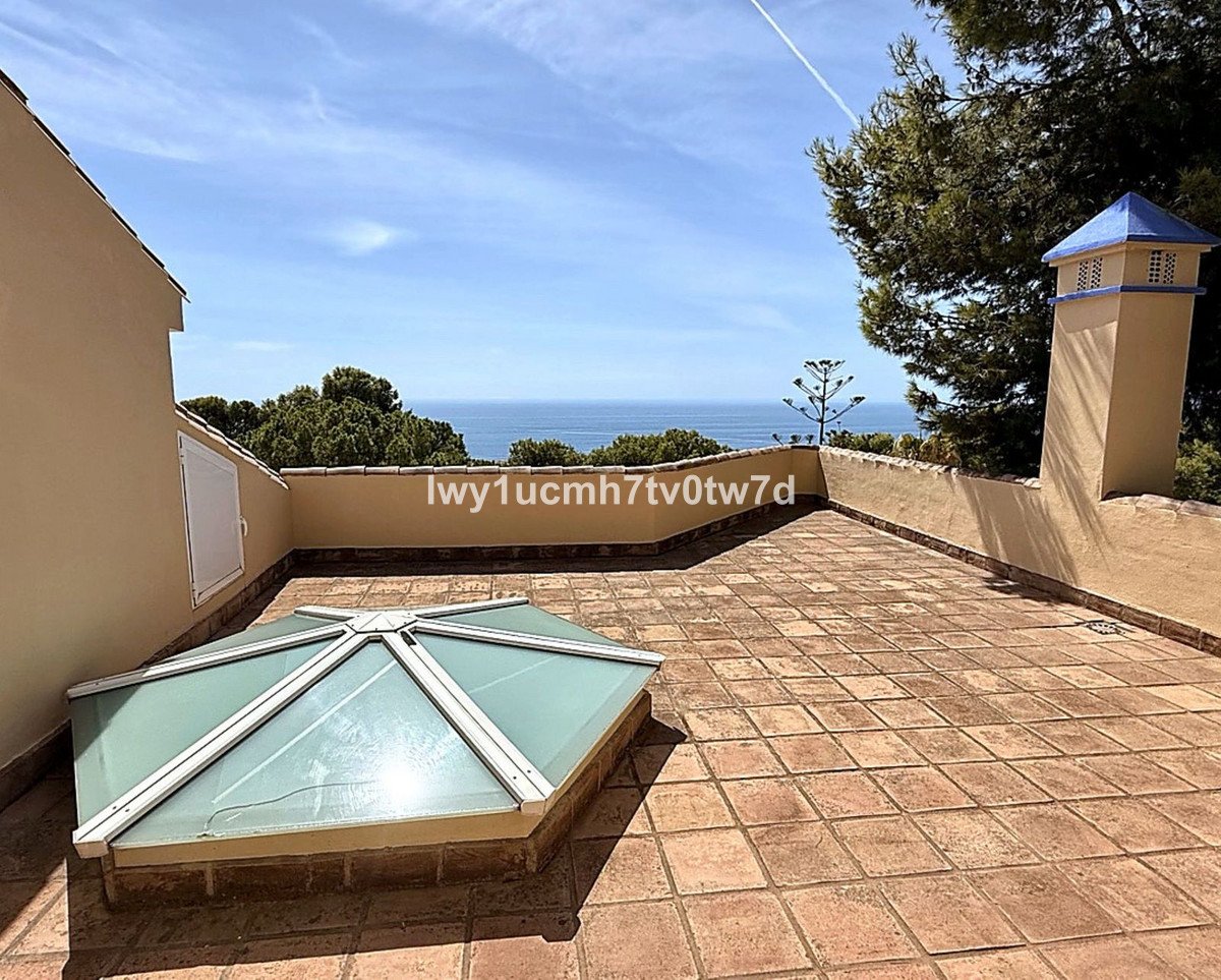 6 Bed Detached Villa in Málaga