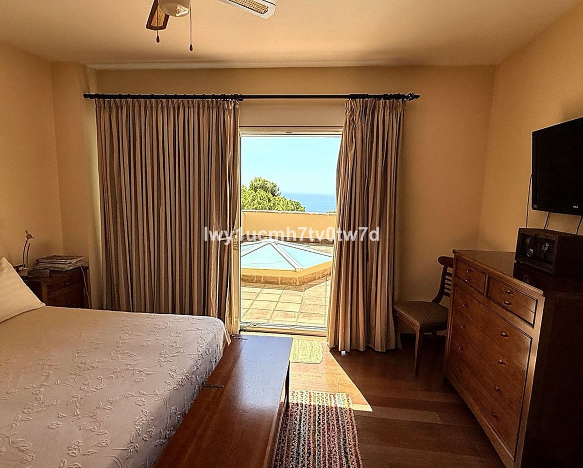 6 Bed Detached Villa in Málaga
