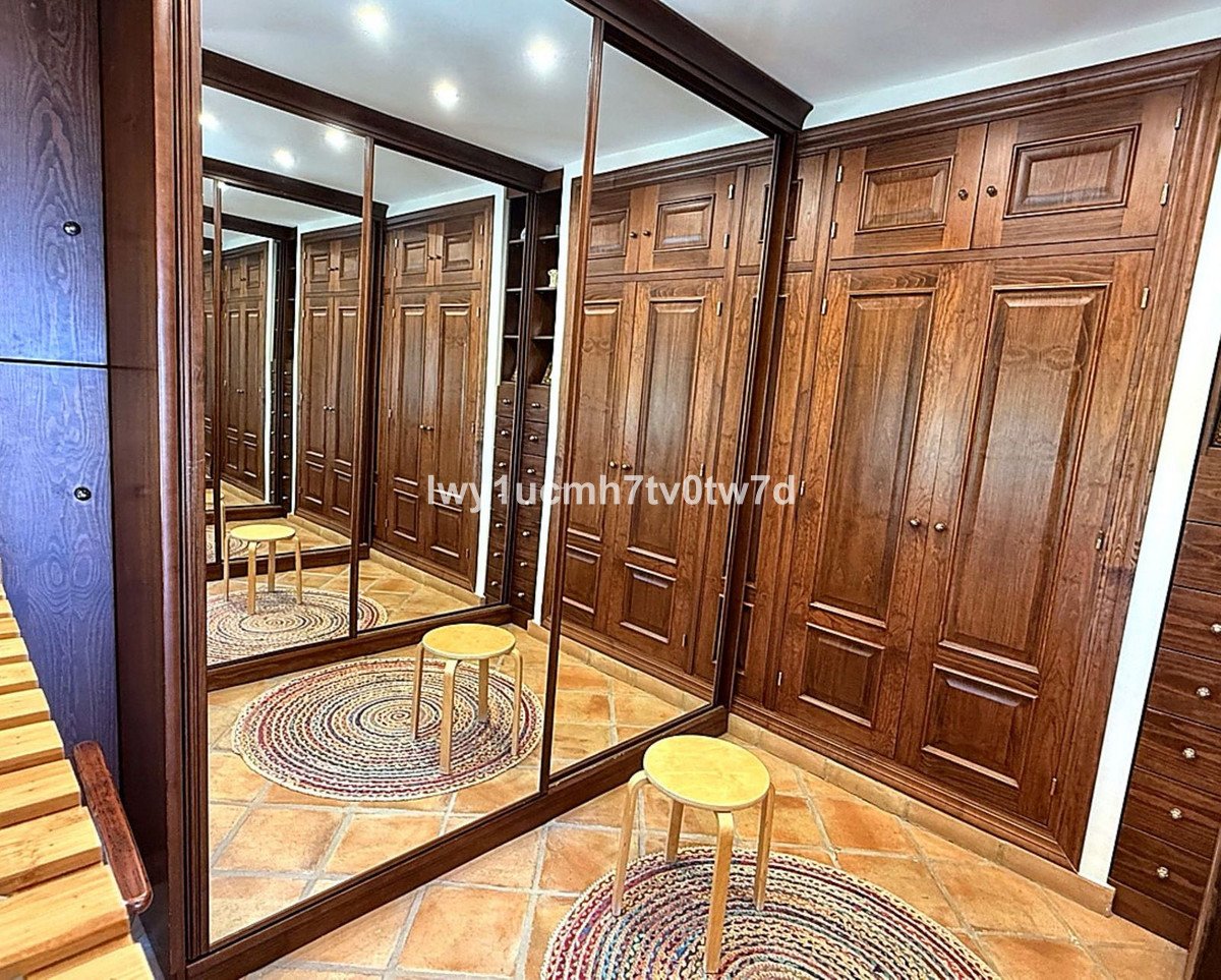 6 Bed Detached Villa in Málaga