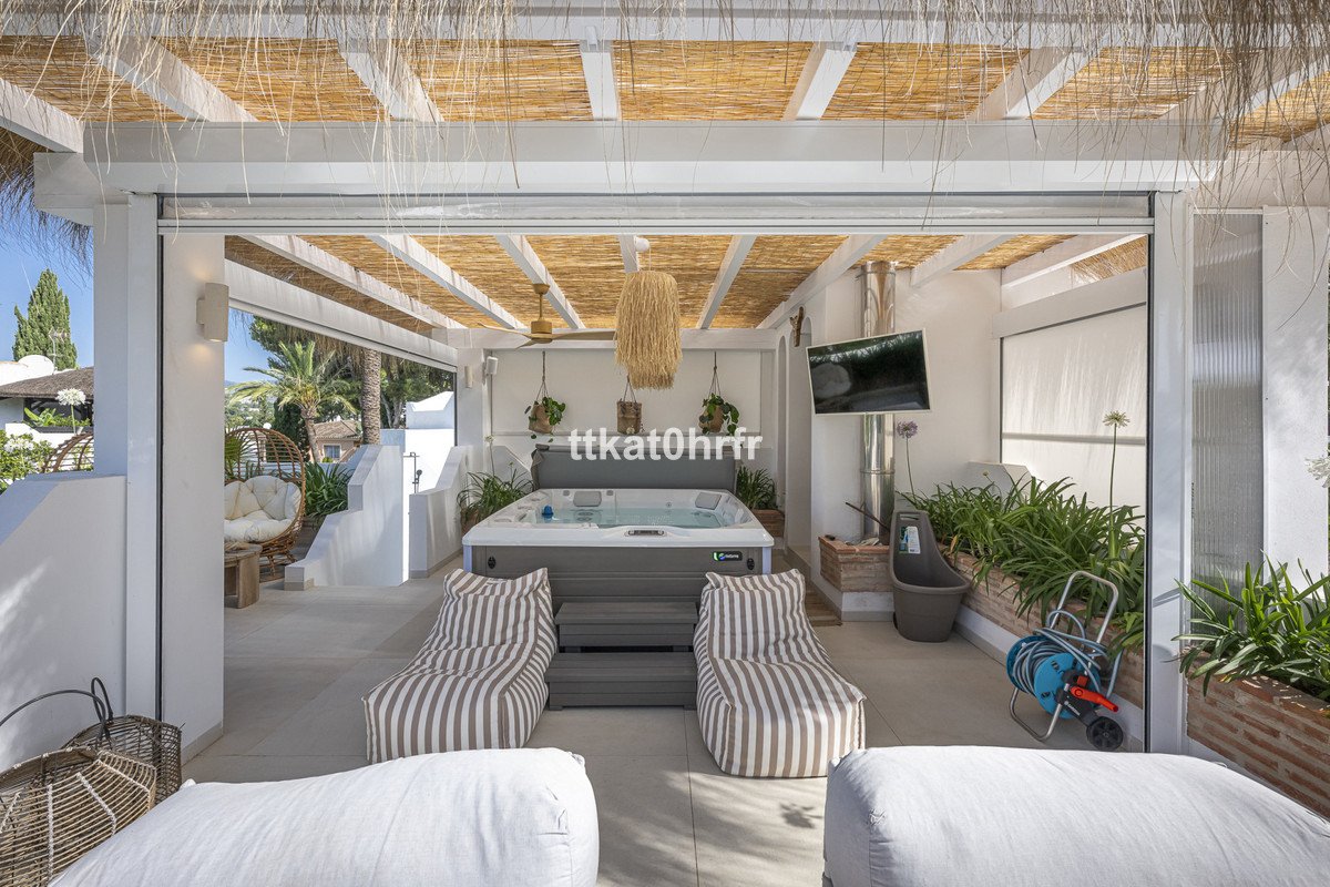 4 Bed Detached Villa in Nueva Andalucía
