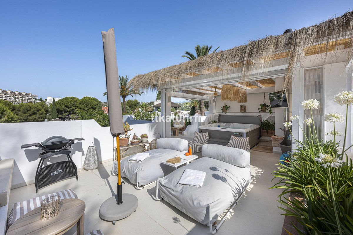 4 Bed Detached Villa in Nueva Andalucía