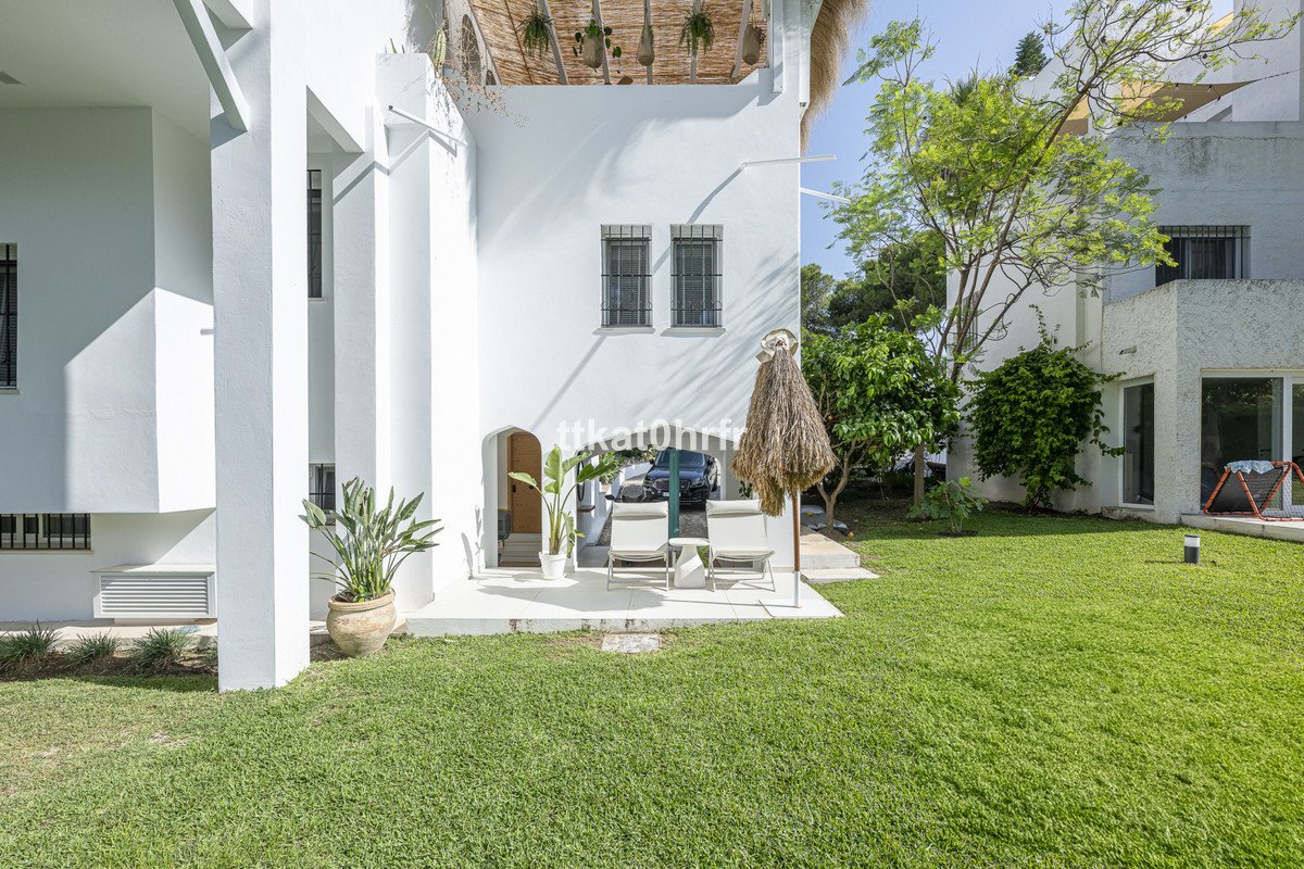 4 Bed Detached Villa in Nueva Andalucía