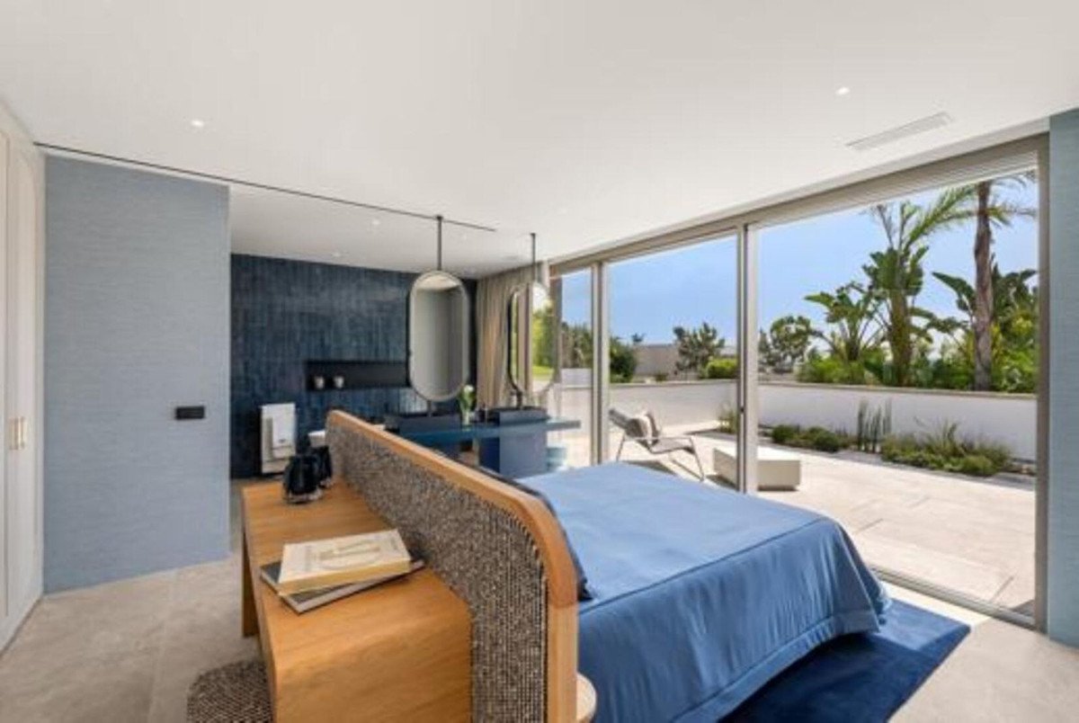6 Bed Detached Villa in Sotogrande