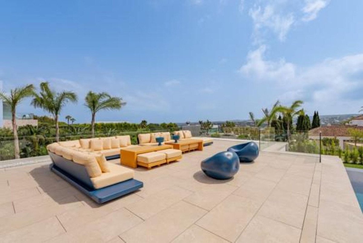 6 Bed Detached Villa in Sotogrande