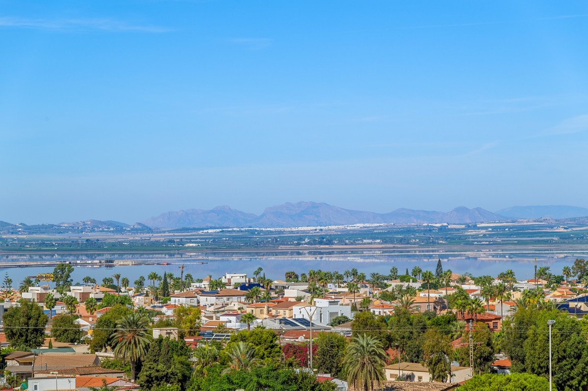 2 Bed Ground Floor Apartment in Torrevieja