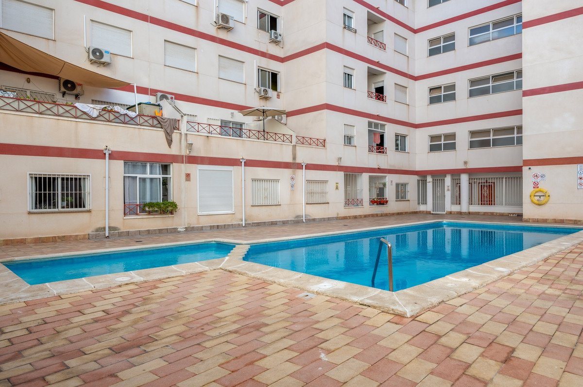 2 Bed Ground Floor Apartment in Torrevieja