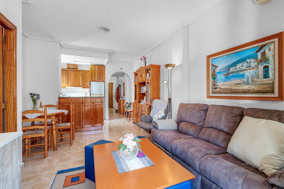 2 Bed Ground Floor Apartment in Torrevieja