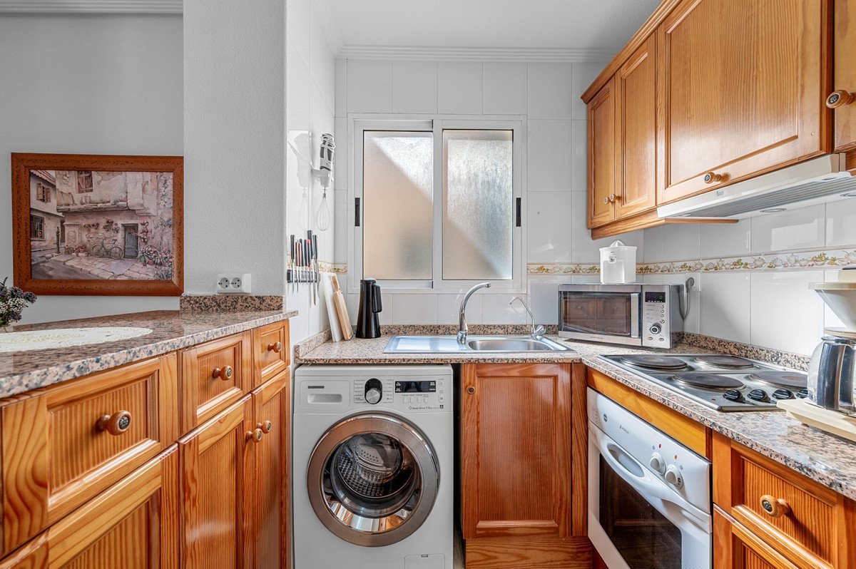 2 Bed Ground Floor Apartment in Torrevieja