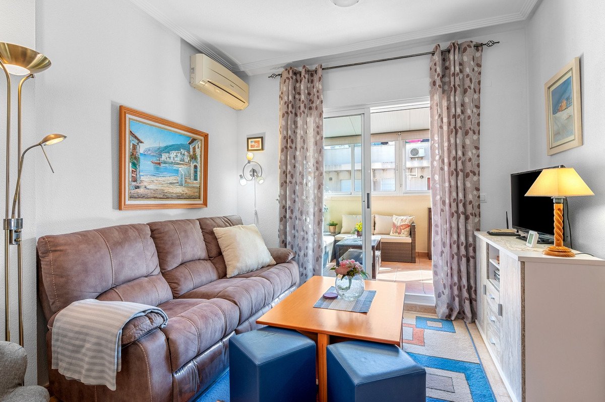 2 Bed Ground Floor Apartment in Torrevieja