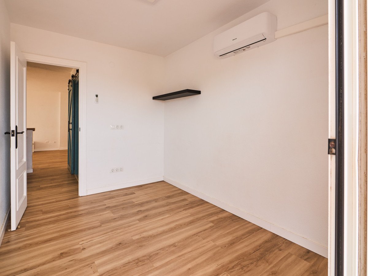 2 Bed Middle Floor Apartment in La Mata