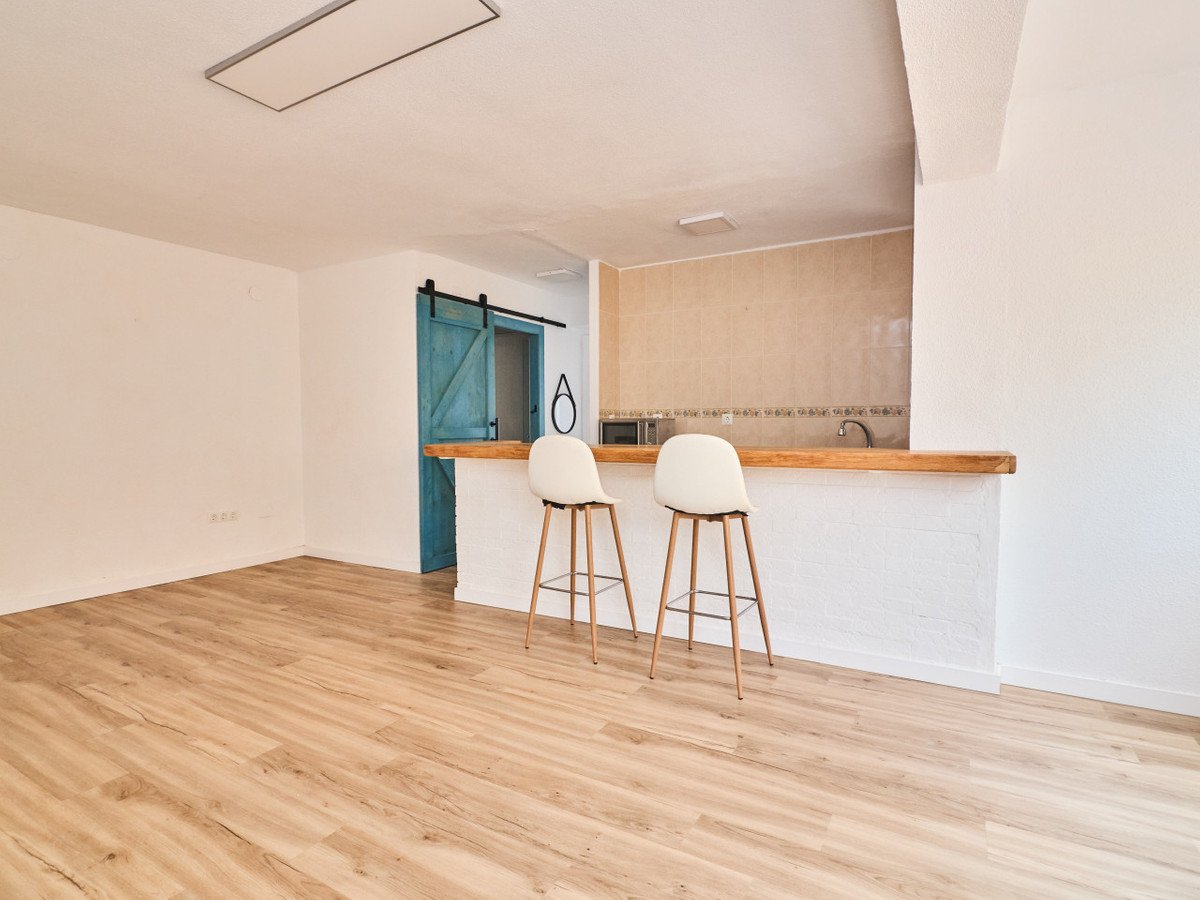 2 Bed Middle Floor Apartment in La Mata
