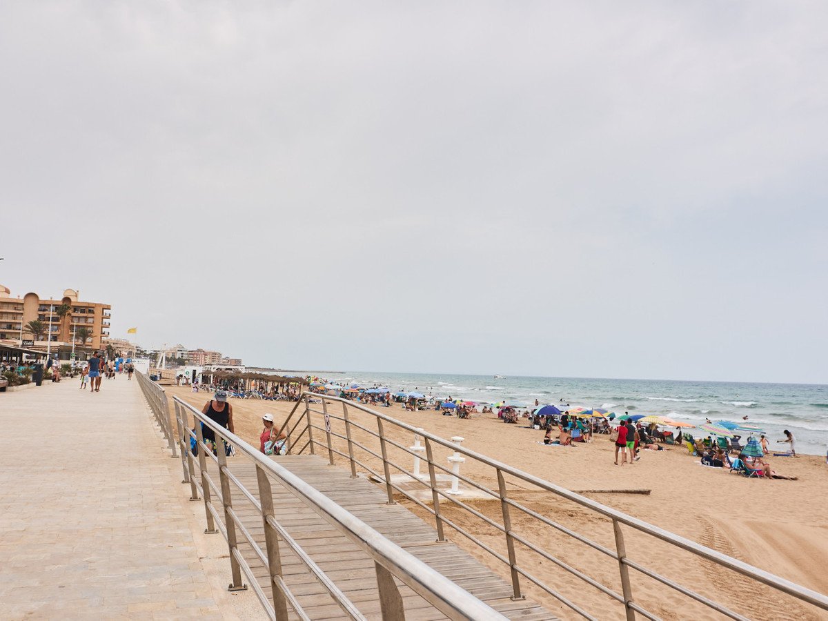 2 Bed Middle Floor Apartment in La Mata