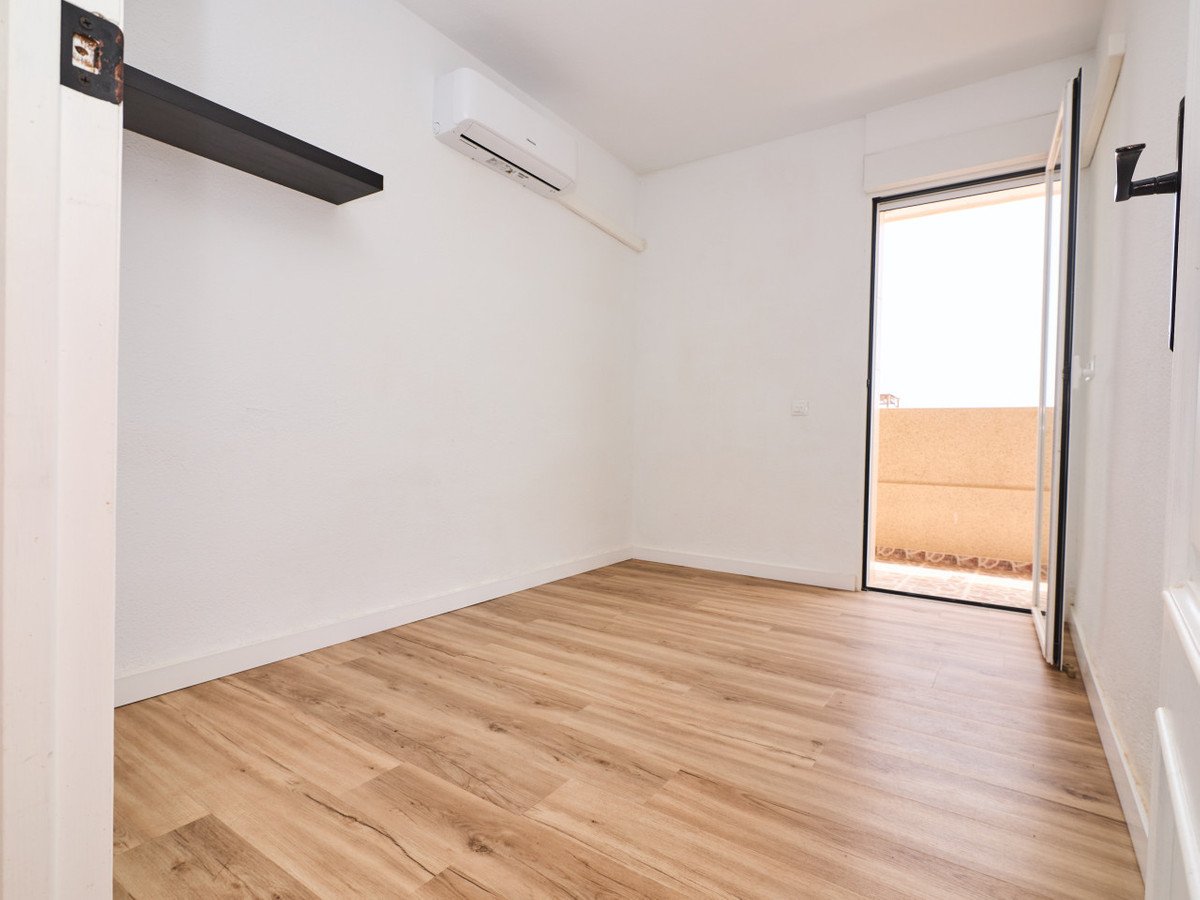 2 Bed Middle Floor Apartment in La Mata