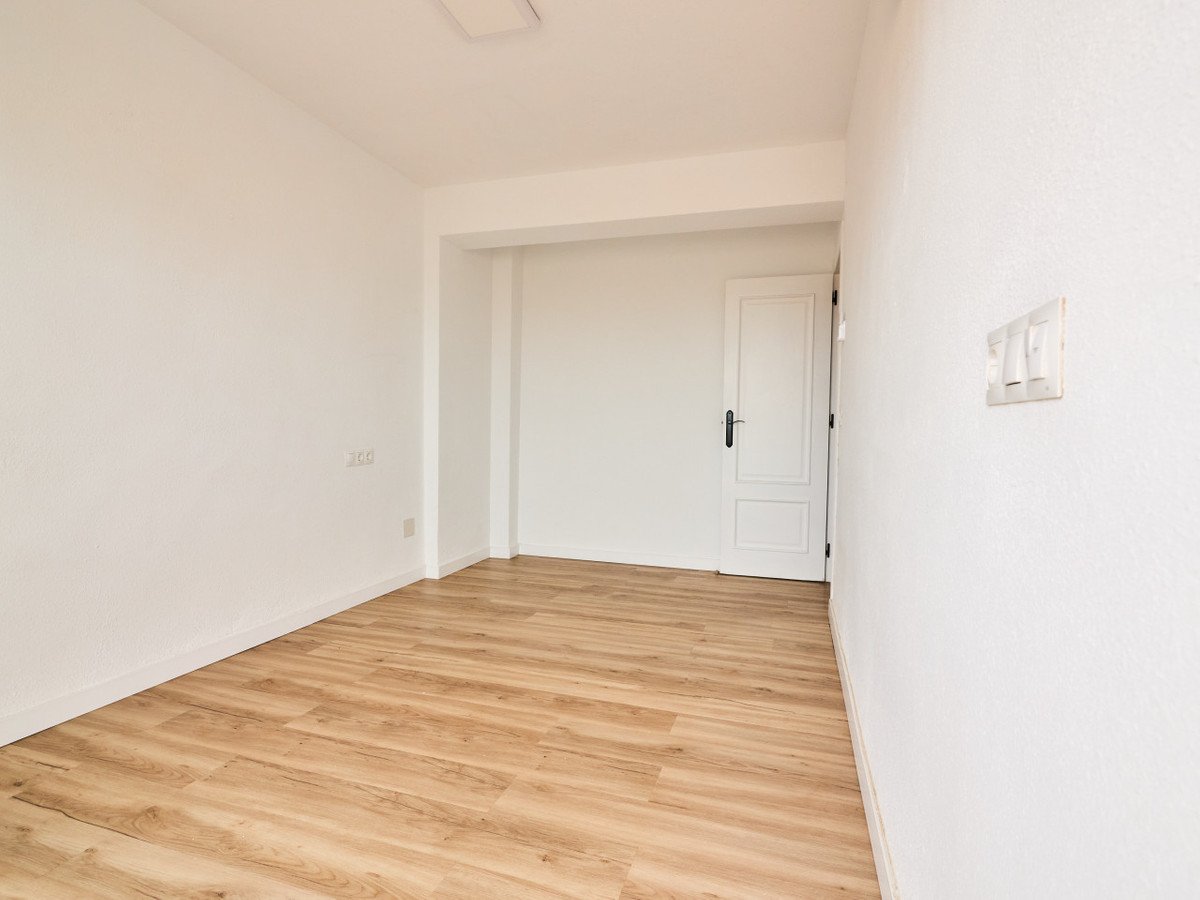 2 Bed Middle Floor Apartment in La Mata