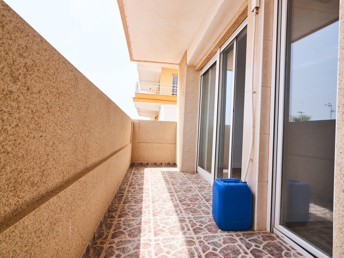 2 Bed Middle Floor Apartment in La Mata