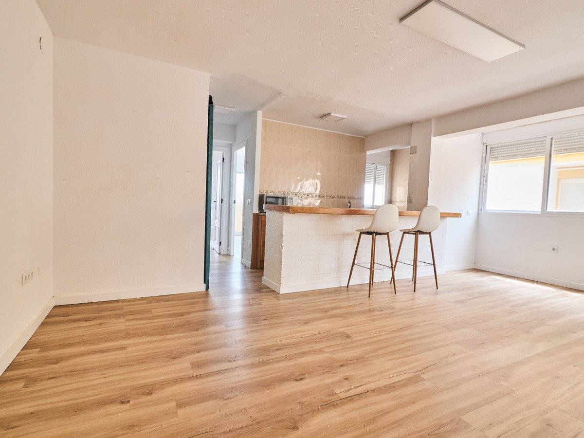 2 Bed Middle Floor Apartment in La Mata