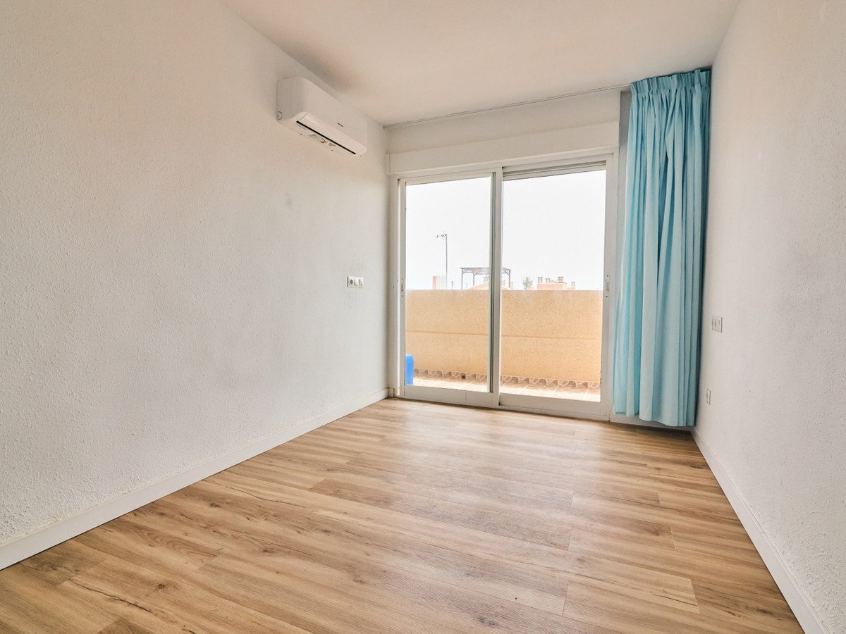 2 Bed Middle Floor Apartment in La Mata