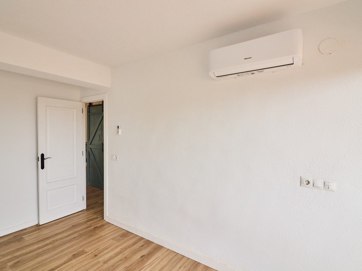 2 Bed Middle Floor Apartment in La Mata